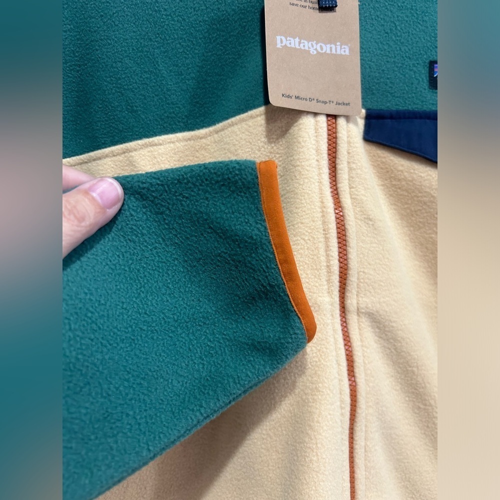 Patagonia Kids' Medium Micro D Snap-T Fleece Jacket Green Tan Hood NWT - Picture 4 of 7